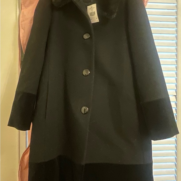 Kate Spade Faux Fur Collar Velvet

Trim Wool Blend Coat , NWT size 6 - Picture 6 of 10